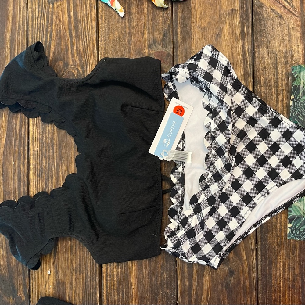 CUPSHE scalloped bikini NWT